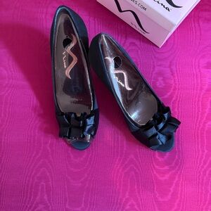 Nina Women’s Black Satin Open Toe Heels 3 1/2” 8 Medium NEW